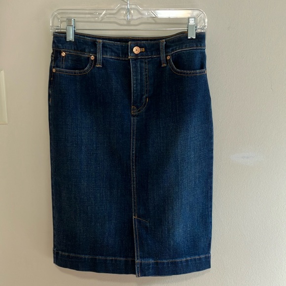 Talbots Dresses & Skirts - Talbots EUC Petite Denim Pencil Skirt